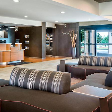 Courtyard By Marriott Dallas Arlington Entertainment District Bagian luar foto