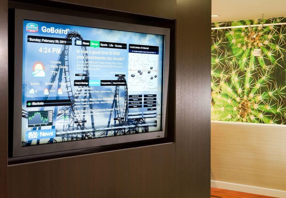 Courtyard By Marriott Dallas Arlington Entertainment District Bagian luar foto
