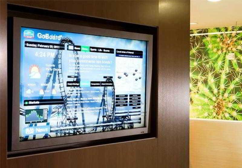 Courtyard By Marriott Dallas Arlington Entertainment District Bagian luar foto