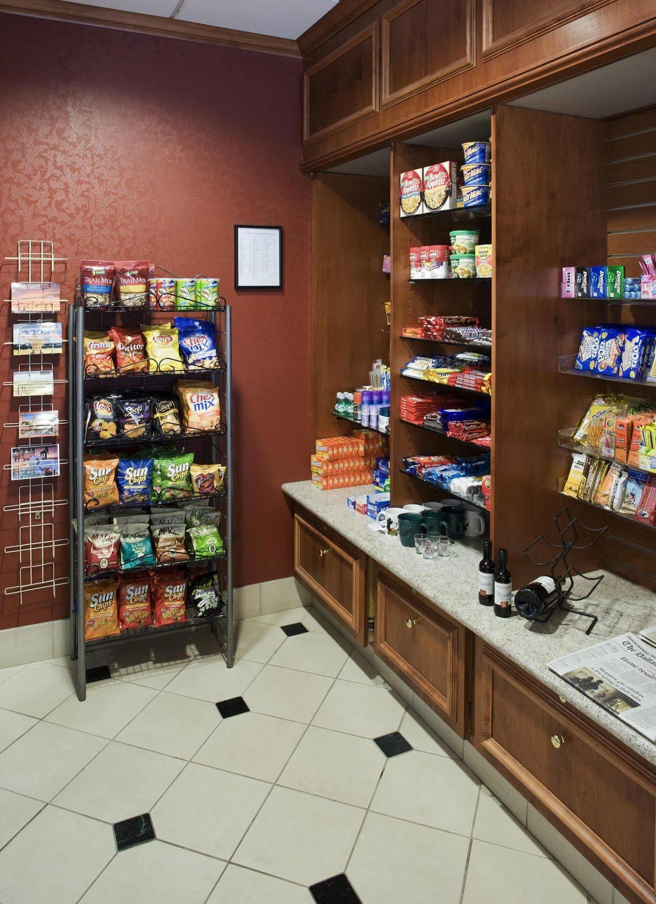 Courtyard By Marriott Dallas Arlington Entertainment District Bagian luar foto